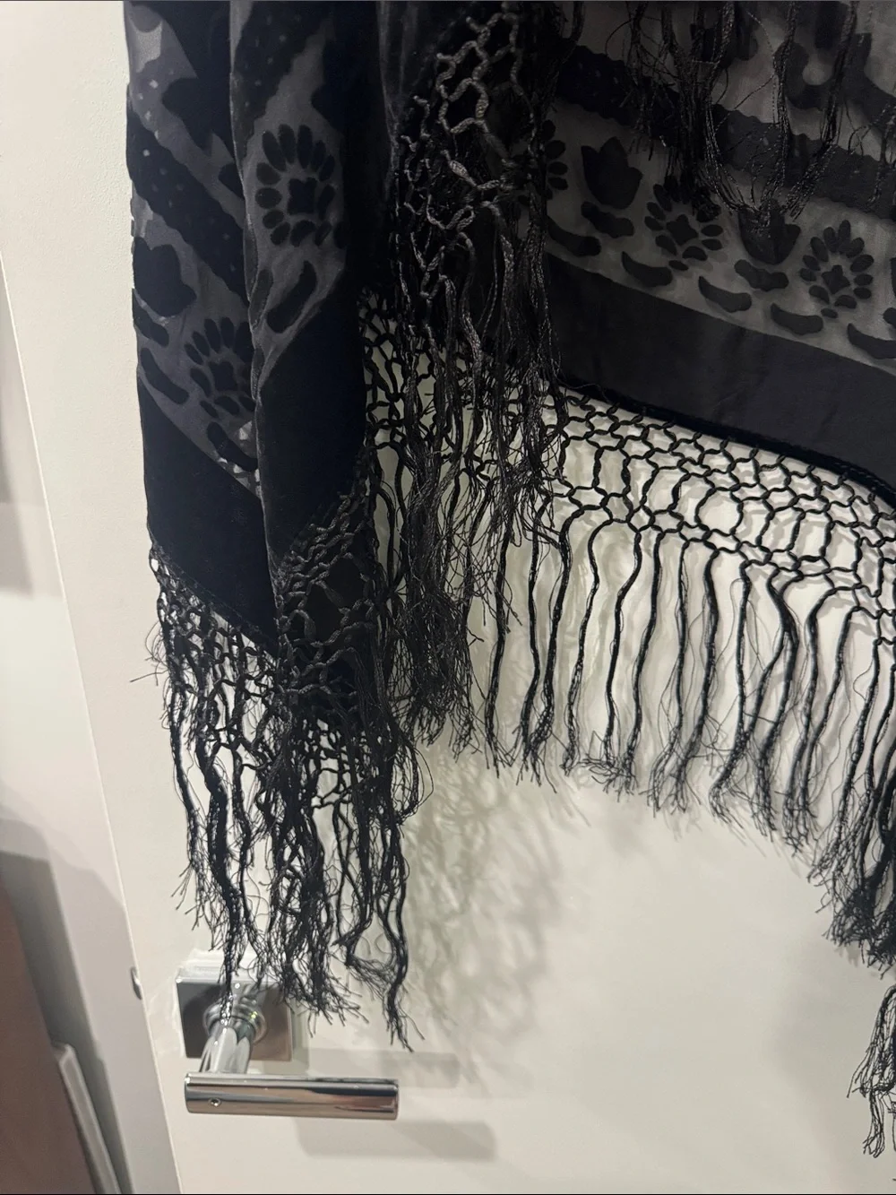2xist Black velvet Floral Burnout Shawl with Fringe B15